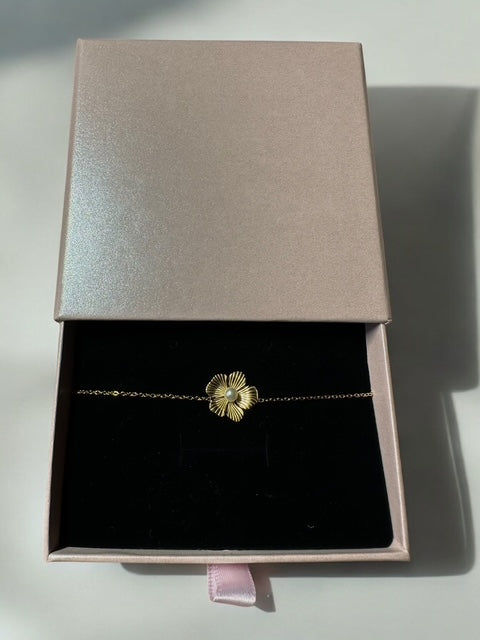 Gouden armband met bloemhanger - Ylova