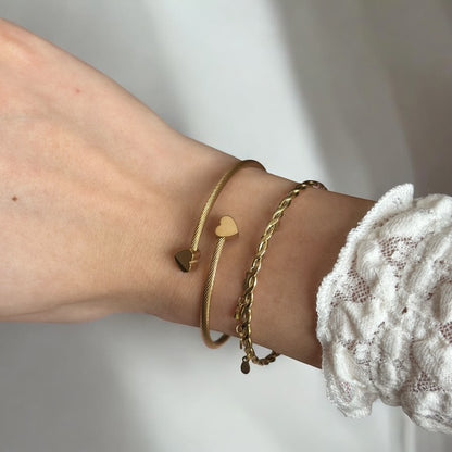 Gouden bangle met hangertjes - Ylova